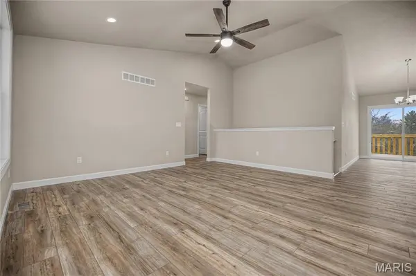 614 T Box DR, St Clair, MO 63077