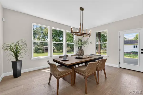74 Weis AVE, Ellisville, MO 63011