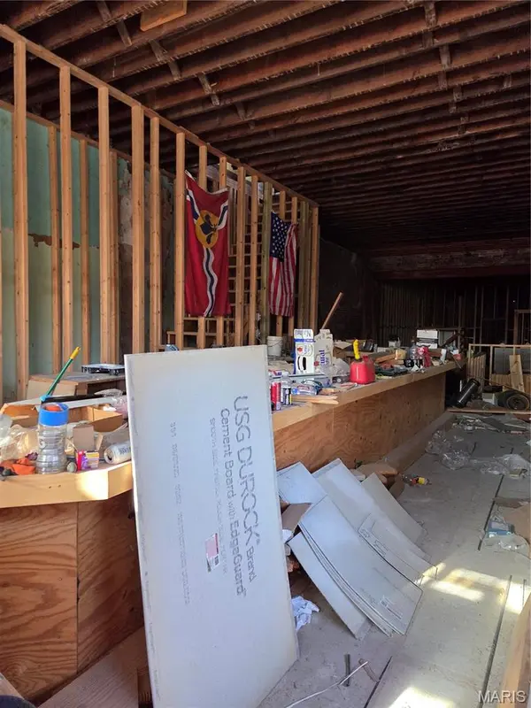3801 Marine AVE, St Louis, MO 63118