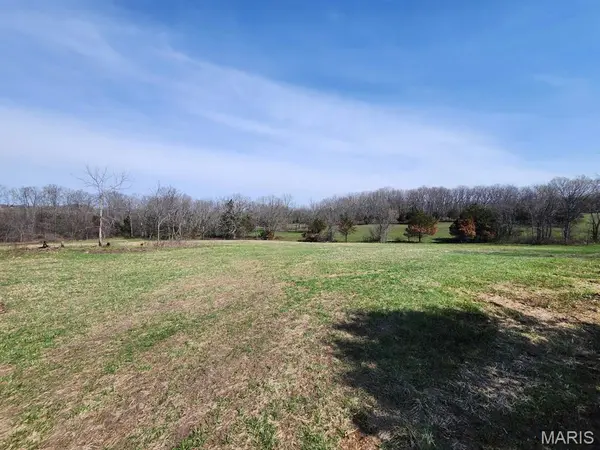 0 M- Huggins RD, Huggins, MO 65484