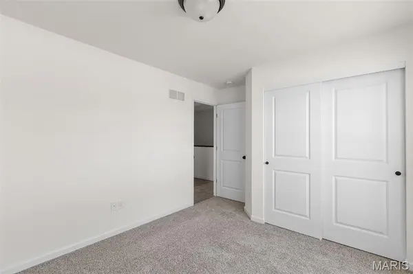 114 Day Lily LN, Wentzville, MO 63385
