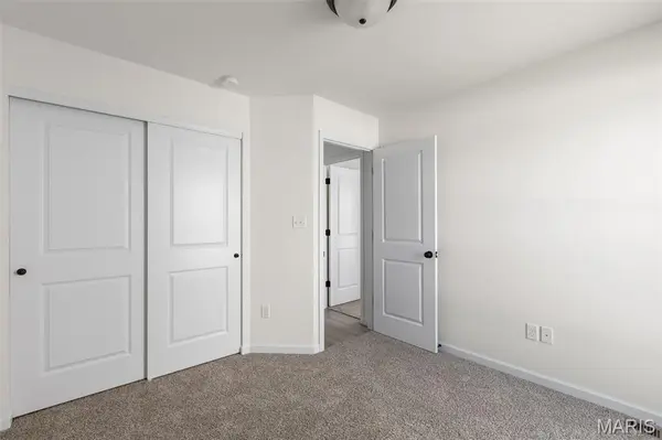 114 Day Lily LN, Wentzville, MO 63385