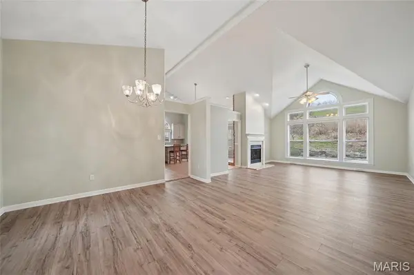 710 Longfellow CIR, O'fallon, MO 63366