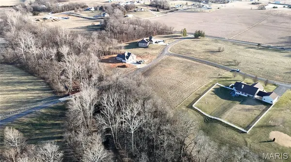 5 Seabiscuit DR, Troy, MO 63379