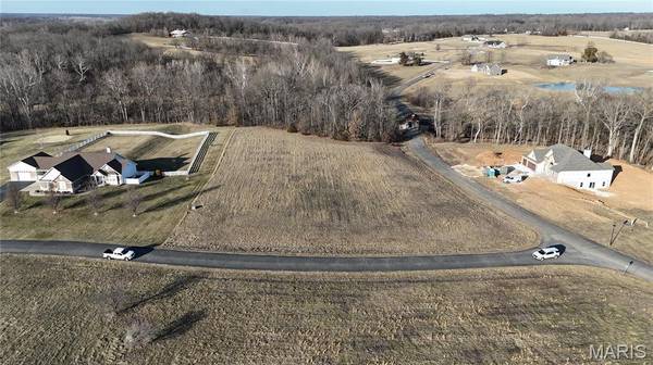 5 Seabiscuit DR, Troy, MO 63379