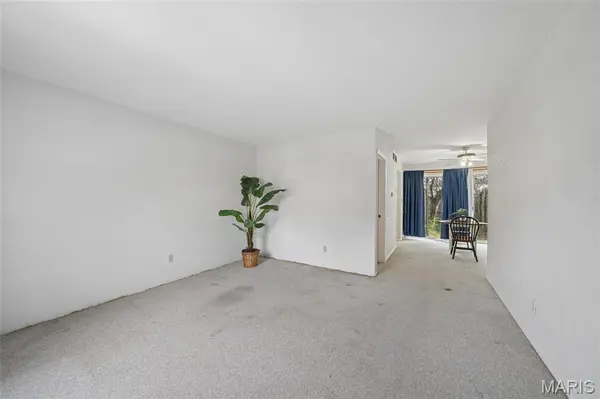 140 Burtonwood DR, Ballwin, MO 63011
