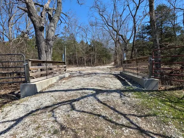 000 Boster Road, Houston, MO 65483