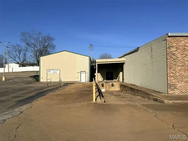 208 Lincoln DR, Fredericktown, MO 63645