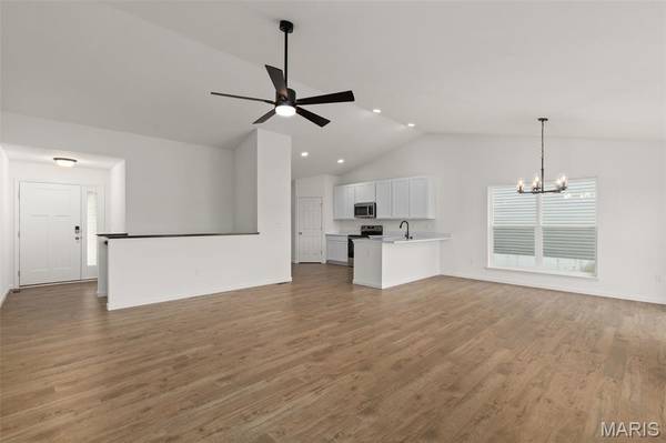 2203 Clover LN, Rolla, MO 65401