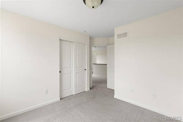 130 Day Lily LN, Wentzville, MO 63385