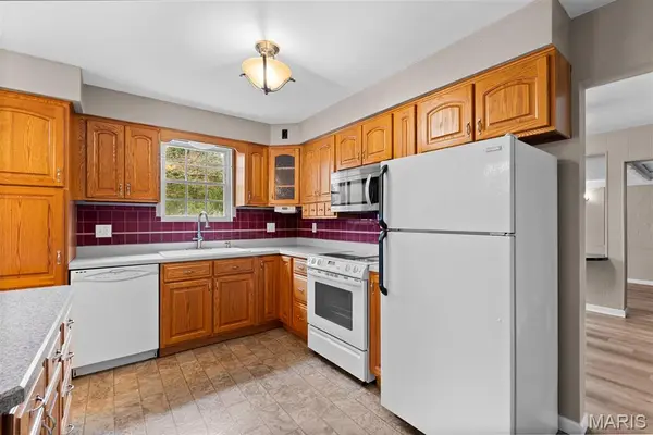12 Saint James AVE, Swansea, IL 62226