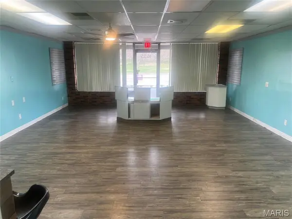 1635 N Hwy 67, Florissant, MO 63031
