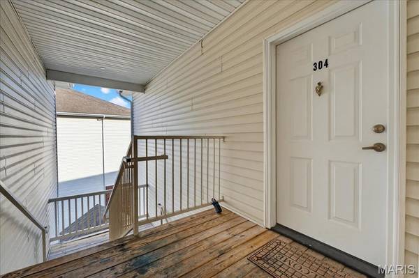 29 Kassebaum LN #304, Unincorporated, MO 63129