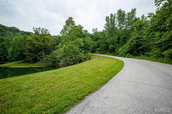 436 Lower Hollow LN, Augusta, MO 63332
