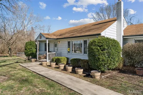2275 Charbonier RD, Florissant, MO 63031