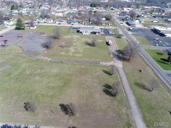 412 E Madison AVE, Owensville, MO 65066
