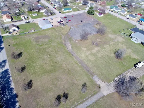 412 E Madison AVE, Owensville, MO 65066