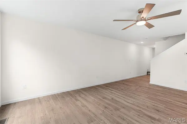16008 Cinderella CT, Ellisville, MO 63021