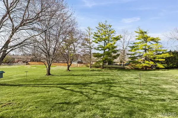 231 Westglen DR, Glen Carbon, IL 62034