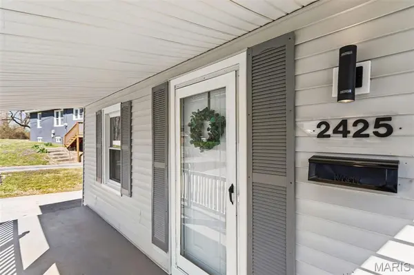 2425 La Salle DR, Alton, IL 62002