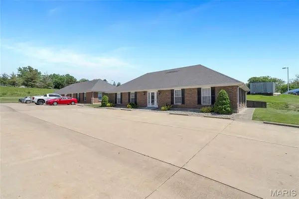 282 Southwoods DR, Columbia, IL 62236
