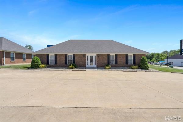 282 Southwoods DR, Columbia, IL 62236