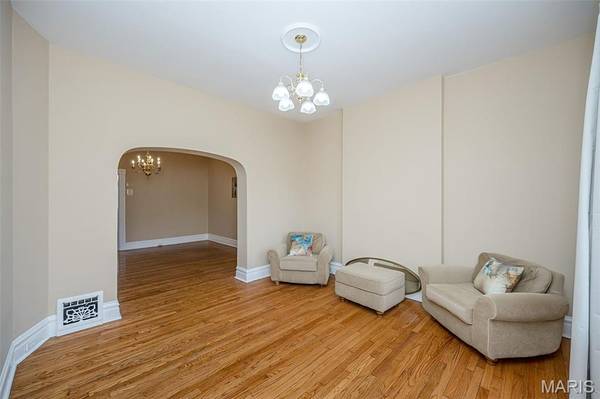 4441 Minnesota AVE, St Louis, MO 63111