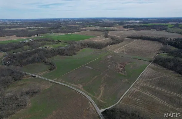 000 South Fork Rd., Red Bud, IL 62278
