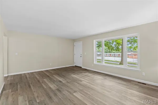 445 Washington ST, Florissant, MO 63031