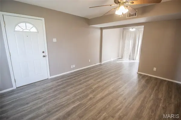 4416 Saint William CT, St Louis, MO 63134