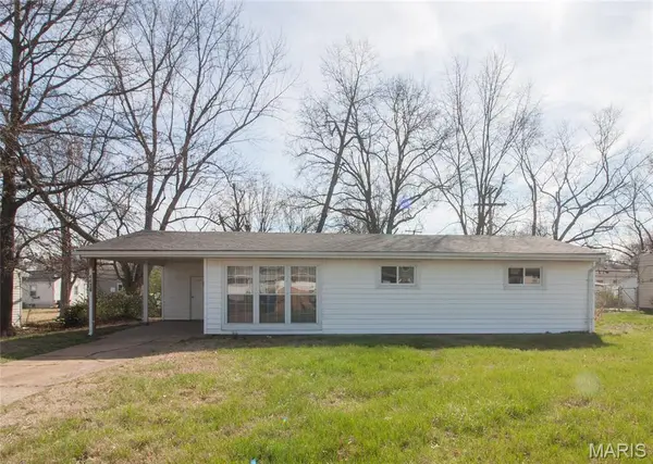 4416 Saint William CT, St Louis, MO 63134