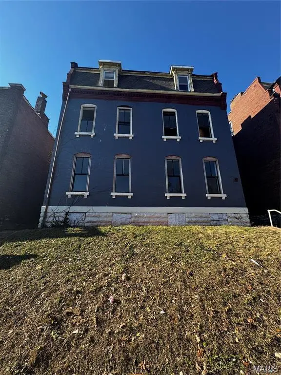 3735 Wisconsin AVE, St Louis, MO 63118