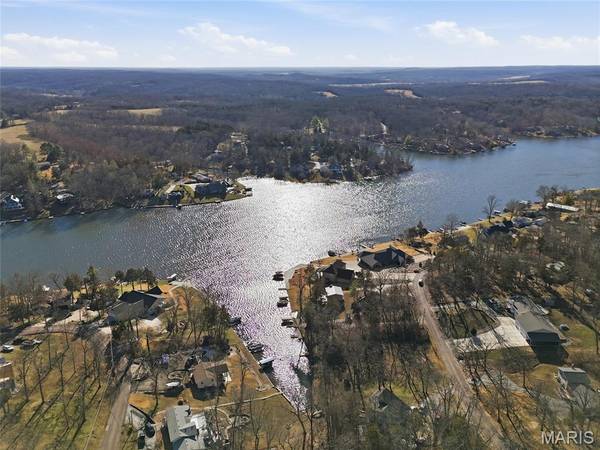 5883 N Lakeshore DR, Hillsboro, MO 63050