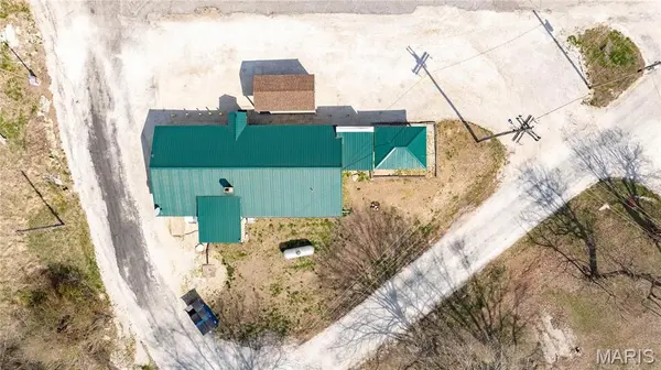 20861 State Highway 100, Fieldon, IL 62031