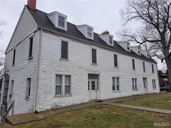 2705 College AVE, Alton, IL 62002