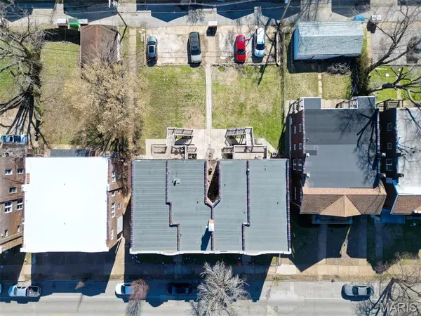 3656 Bates ST, St Louis, MO 63116