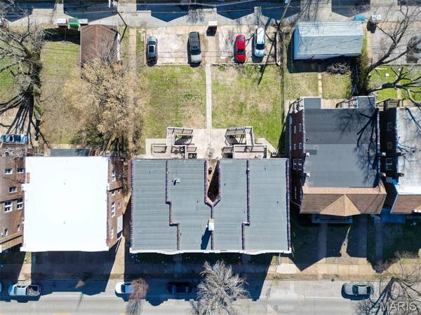 3656 Bates ST, St Louis, MO 63116