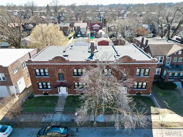 3656 Bates ST, St Louis, MO 63116