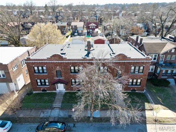 3656 Bates ST, St Louis, MO 63116