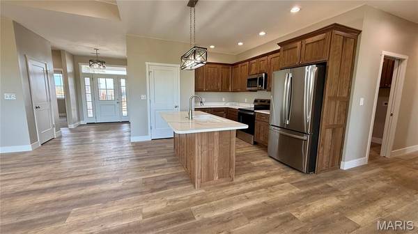 205 E Larkspur Ct, Hannibal, MO 63401
