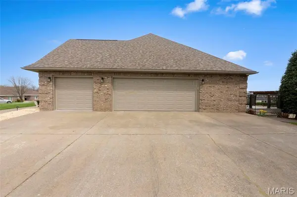 2305 Saint Andrews CTS, Jackson, MO 63755