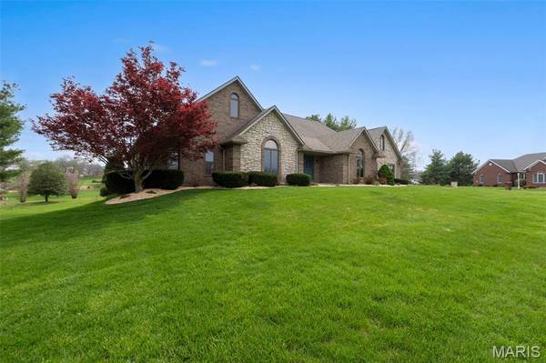 2305 Saint Andrews CTS, Jackson, MO 63755
