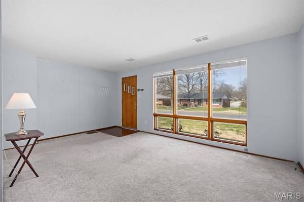 628 Roanoke DR, Edwardsville, IL 62025