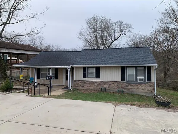 1218 S 5th ST, De Soto, MO 63020