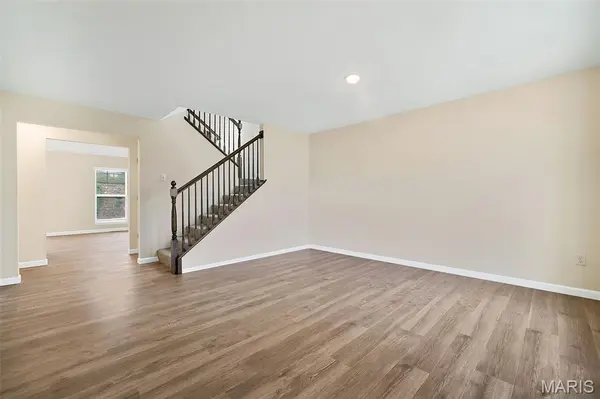 360 Winding Bluffs CT, Fenton, MO 63026