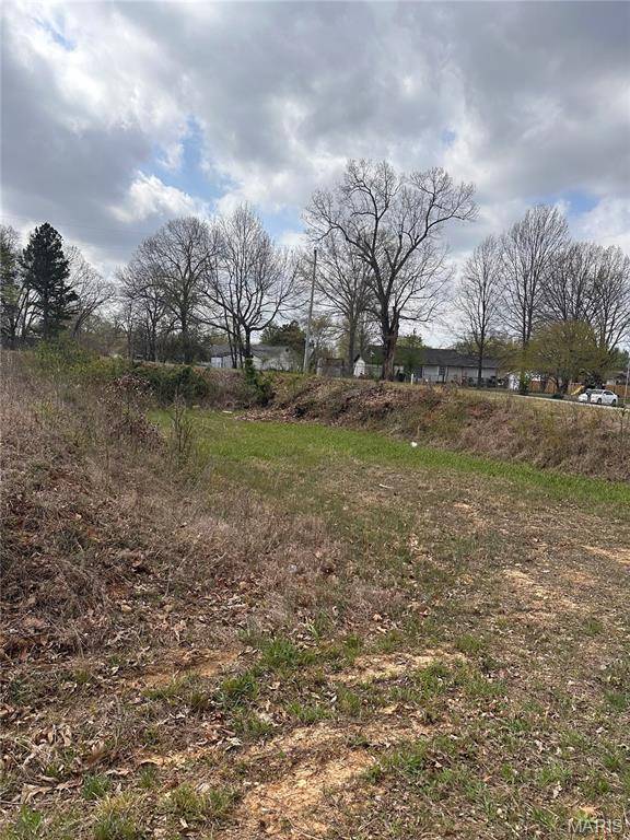 000 Stucker LN, Poplar Bluff, MO 63901