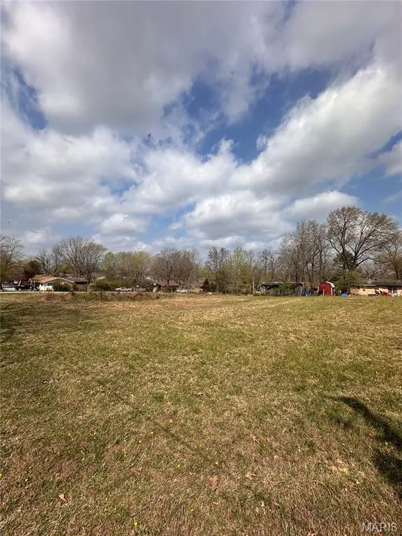 000 Stucker LN, Poplar Bluff, MO 63901