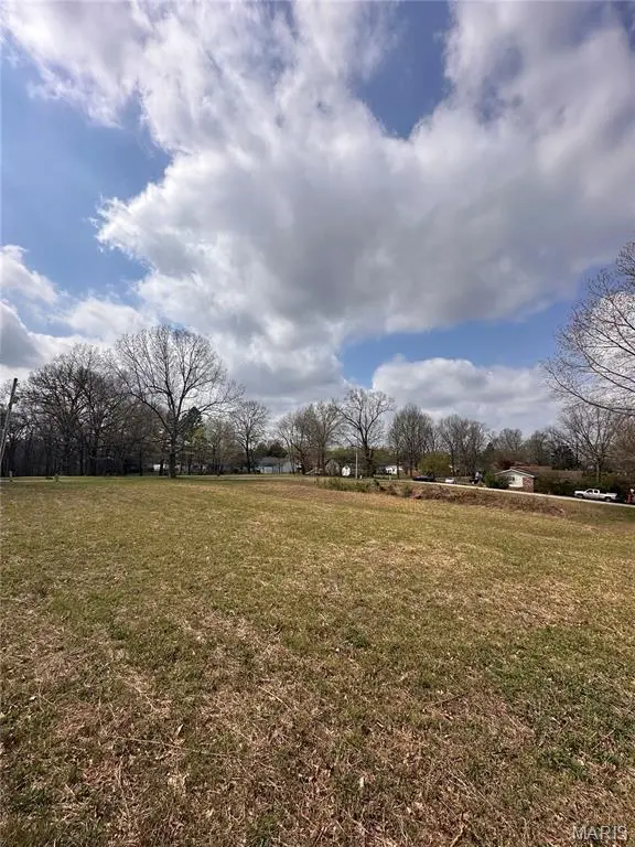 000 Stucker LN, Poplar Bluff, MO 63901