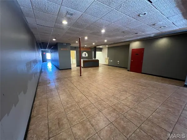 109 N Kirkwood RD, St Louis, MO 63122