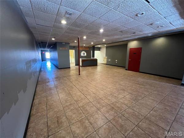 109 N Kirkwood RD, St Louis, MO 63122